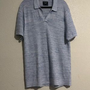 Blue Abercrombie & Fitch men’s shirt.